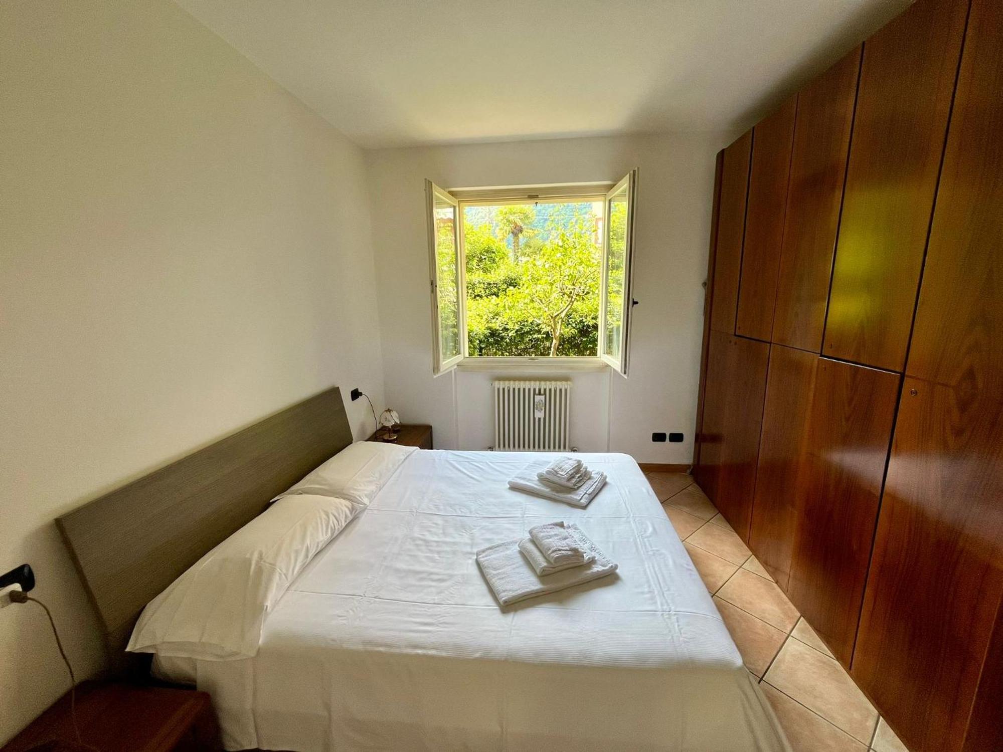Apartment With Garden And Garage Dongo - Larihome A28 Kültér fotó